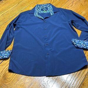 Tom Blaine men’s blue shirt, floral trim.  Size Large. Great condition.